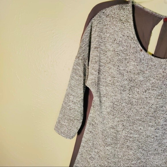 Buckle Red by BKE Gray Top with Cross Over Draped Sheer Open Back in Size Small - Picture 7 of 11